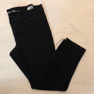 Black Old Navy Pixie Pant (ankle length)